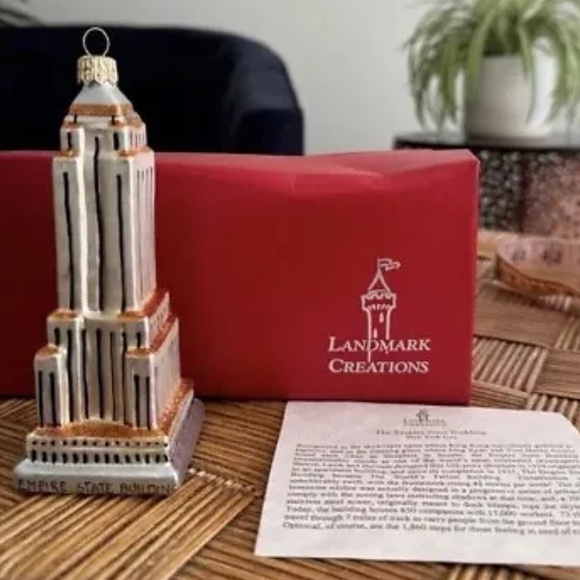 Vintage 2000 New York City Empire State Building Ornament 6” Blown Glass - Picture 4 of 5